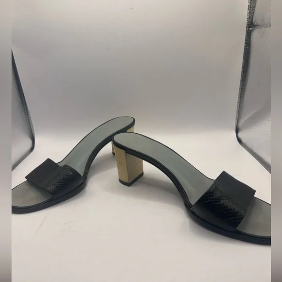 Gucci womens reptile slip on sandals. Size 6B black snakeskin w/ block heel. - Picture 1 of 10